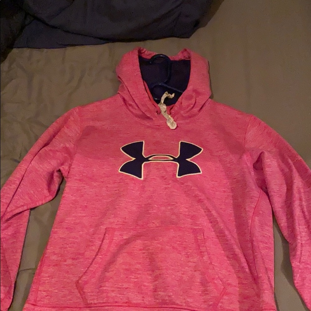 Under armour woman’s sweatshirt size L